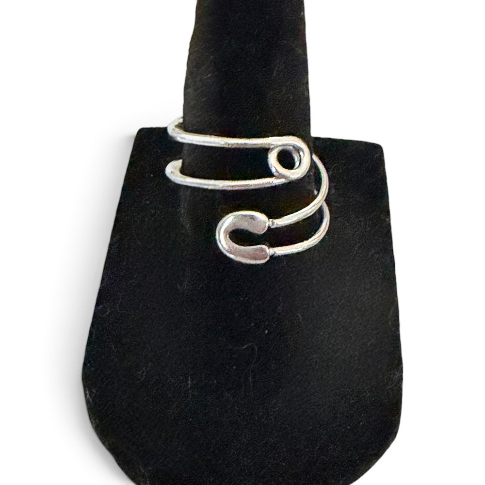Unisex Silver toned Safety Pin Adjustable Ring - New